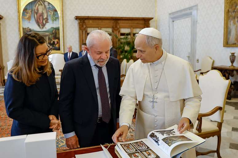 Lula se reúne com o papa Leão XIV, no Vaticano, nesta segunda-feira, 13