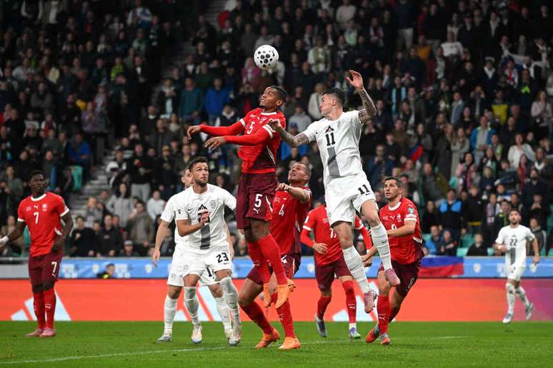 Su&iacute;&ccedil;a precisava vencer e torcer por trope&ccedil;o do Kosovo &ndash;