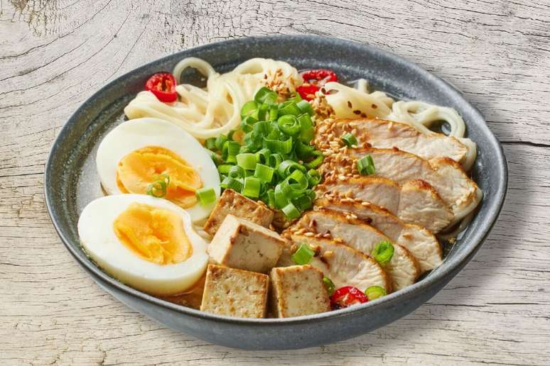 Japanese ramen with chicken, tofu and egg 