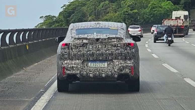 BMW X2 flagrado em testes na Rodovia dos Imigrantes