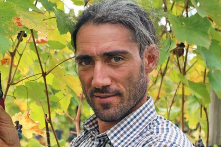 Matteo Forner, de 44 anos, estava limpando o equipamento quando ele ligou inesperadamente