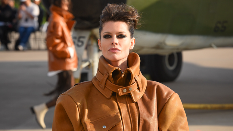 Alinne Moraes no desfile da Forca no SPFW 