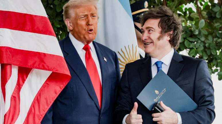 O presidente norte-americano, Donald Trump, recebeu o chefe de Estado argentino, Javier Milei, na Casa Branca em 14 de outubro de 2025.