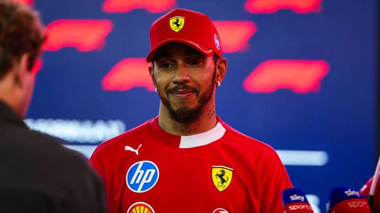Hamilton não está feliz com a Ferrari