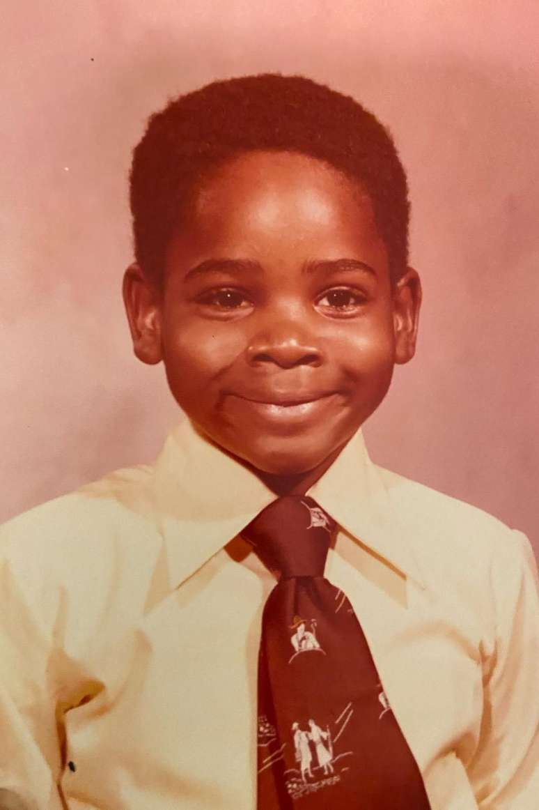 Vamarr Hunter sentia que não mantinha boas relações com seus pais adotivos devido às suas origens