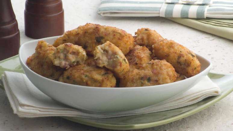 Bolinho de arroz com mortadela – Foto: André Fortes