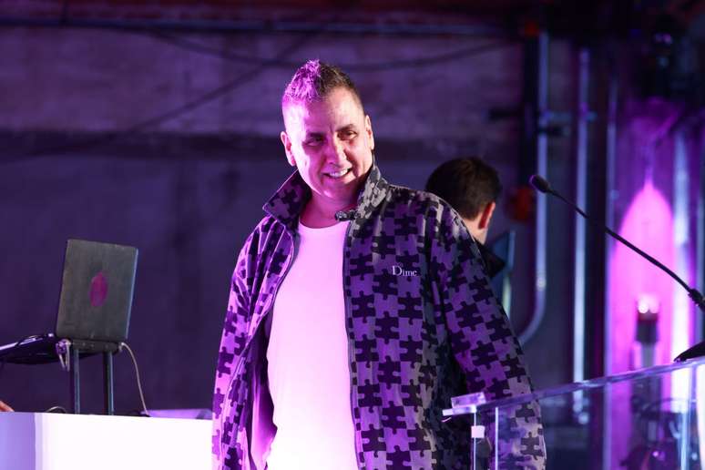 O produtor musical Mike Dean fala sobre seu legado, trabalhos recentes e conex&atilde;o espiritual com a m&uacute;sica durante entrevista exclusiva