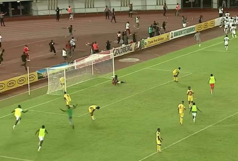 Gol de Onyeka garante a Nig&eacute;ria, ao menos, na repescagem.