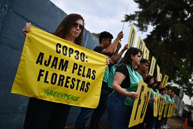 Protesto durante Pré-COP30, em Brasília
