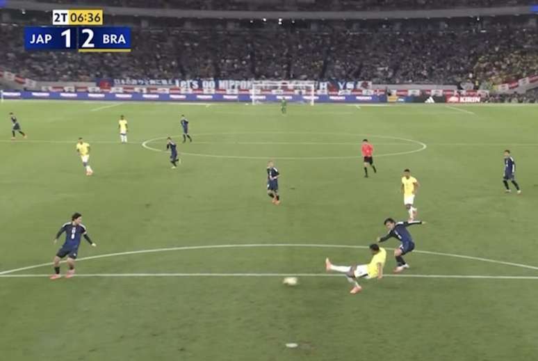 Falha de Fabrício Bruno resulta no gol que acordou o Japão.