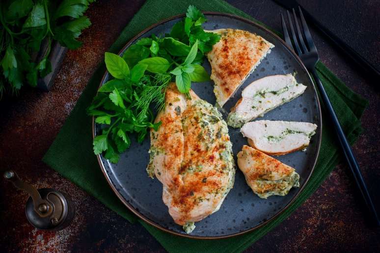 Chicken breast stuffed with herbs and light cream Chicken breast stuffed with herbs and light cream