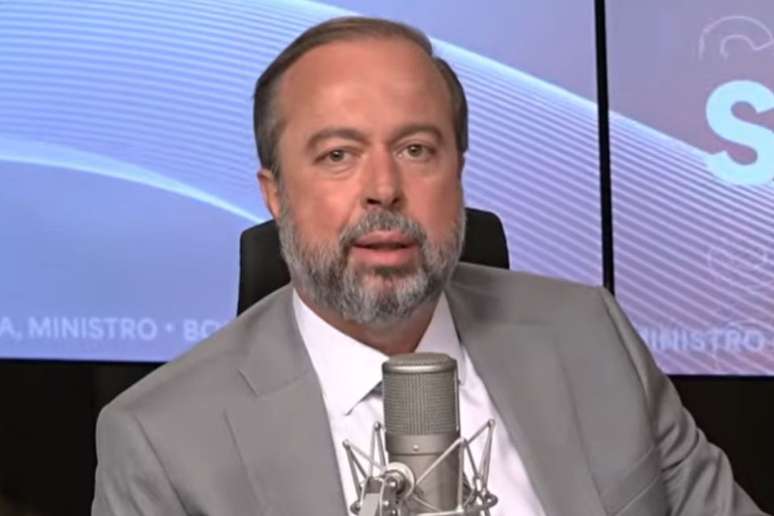 O ministro de Minas e Energia, Alexandre Silveira, confirmou que o Brasil não terá horário de verão em 2025
