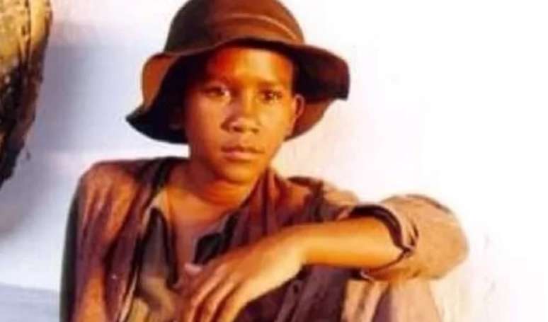 Tiziu de 'Terra Nostra', André Luiz Miranda ganhou presente hoje incomum na época da novela de político e causou rixa entre ex-aliados.