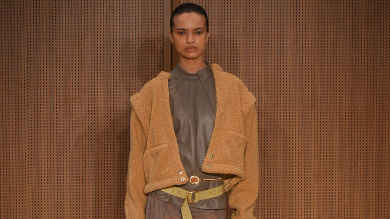 SPFW: Lilly Sarti presents the only show of the day with a play on proportions