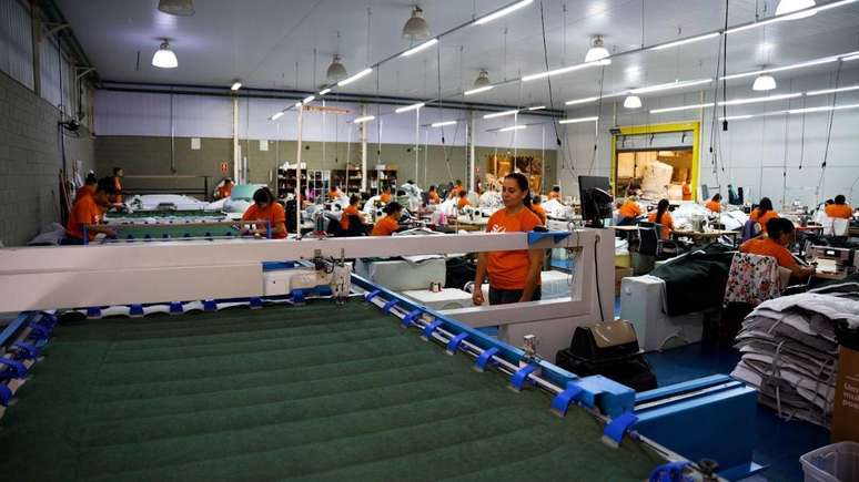 A Sof&aacute; na Caixa conta hoje com tr&ecirc;s f&aacute;bricas e emprega diretamente 320 funcion&aacute;rios, diz fundador