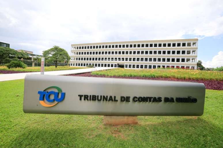 Se parâmetro não fosse revisto pelo TCU, a equipe econômica teria de contingenciar mais R$ 30,2 bilhões no próximo relatório bimestral, de setembro, para atingir o déficit zero, o centro do alvo