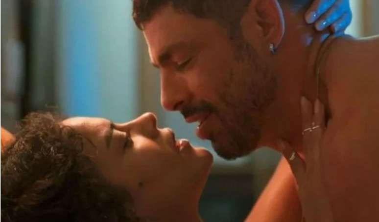 No fim de Vale Tudo de 1988, Cesar e Fátima formam um trisal com um príncipe; caso semelhante deve acontecer na versão atual.