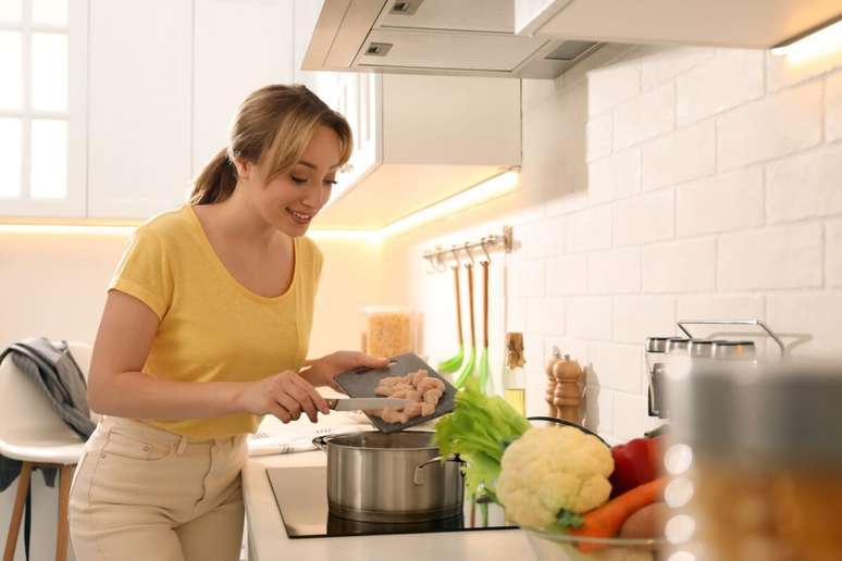 Cooking chicken helps eliminate pathogenic bacteria Cooking chicken helps eliminate pathogenic bacteria