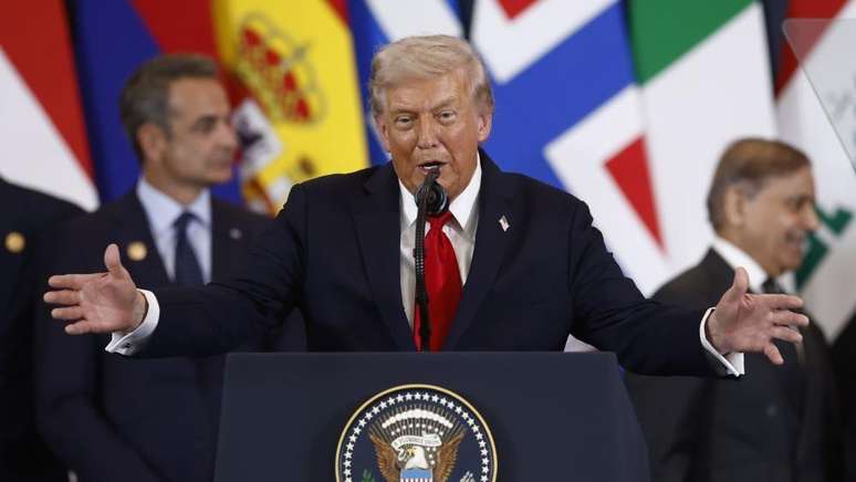 O presidente dos Estados Unidos, Donald Trump, disse que este momento é um "amanhecer histórico de um novo Oriente Médio"