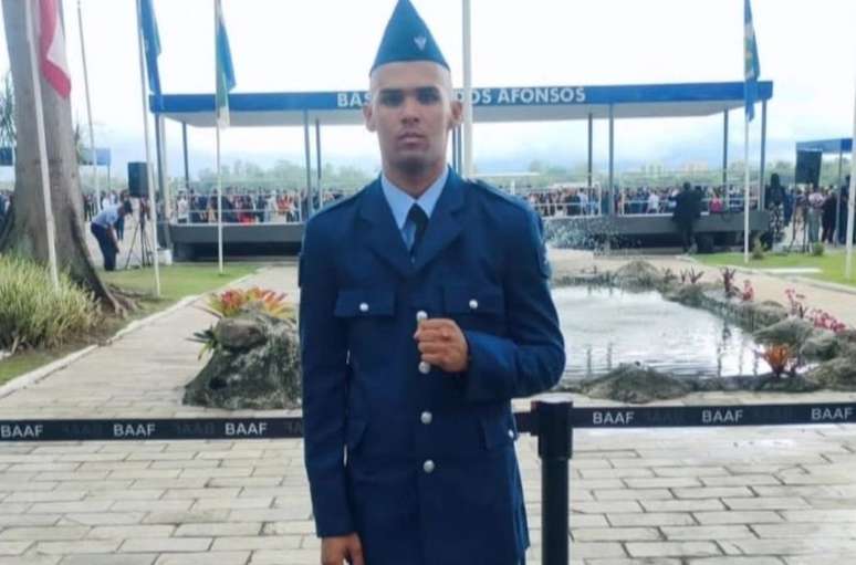 Bruno Guimarães Ferraz, 20 anos, foi encontrado morto na guarita da Base Aérea dos Afonsos, no Rio
