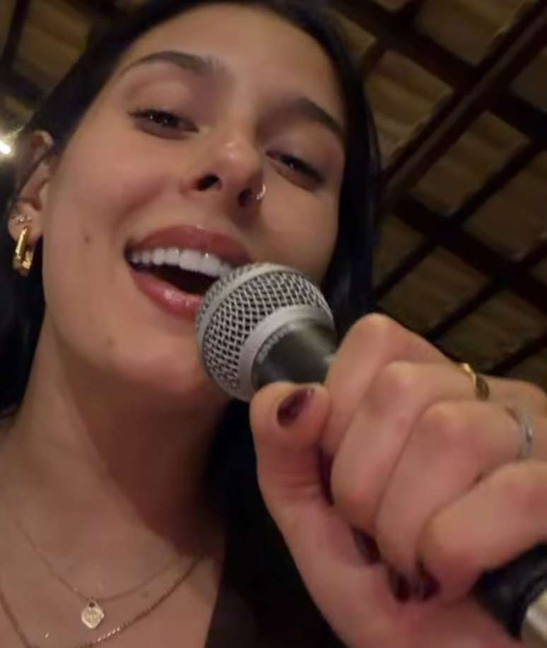 Ana Castela mostra suposta aliança