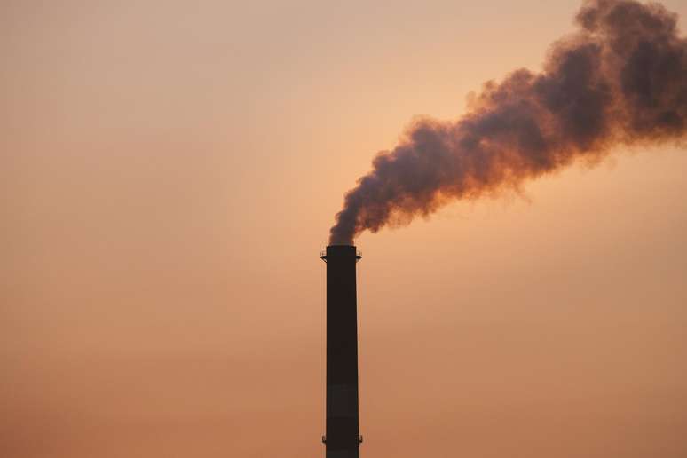 Nível de gás carbônico na atmosfera tem alta recorde em 2024, diz agência da ONU