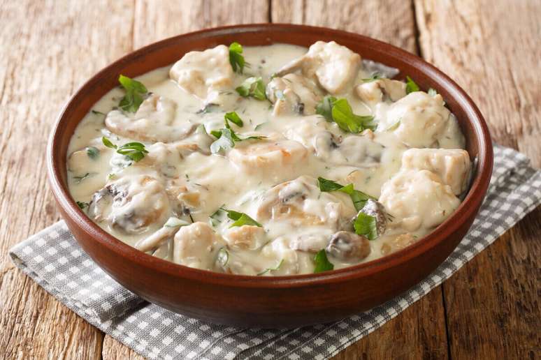 Chicken in white sauce Chicken in white sauce