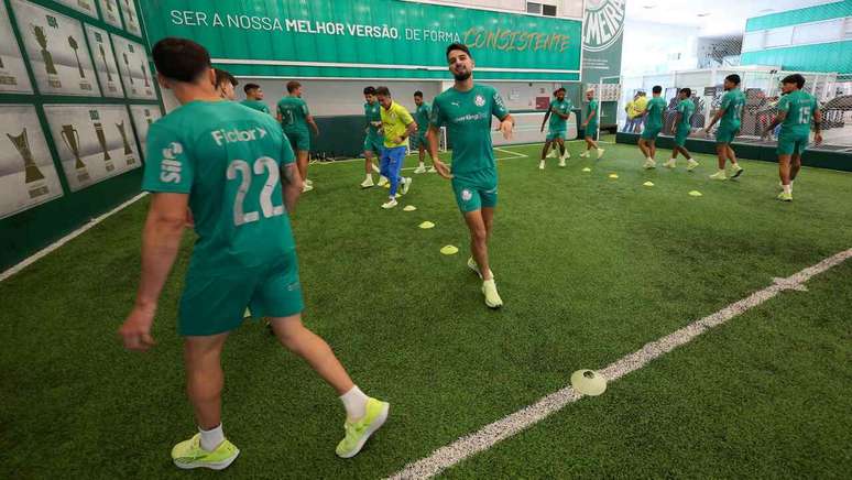Flaco López treinou nesta quinta-feira na reapresentação do Palmeiras –