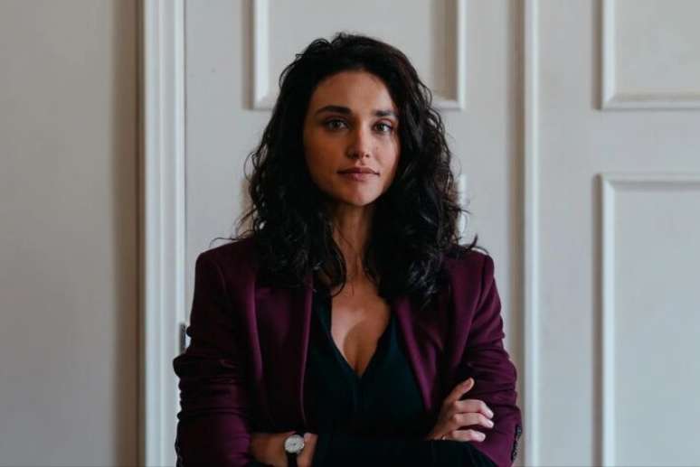 Débora Nascimento vive a detetive Bárbara em 'Cenas de um Crime', nova série policial da HBO Max