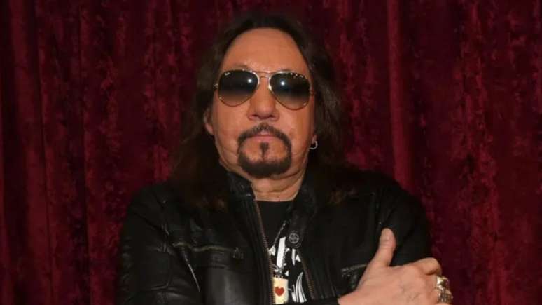 Kiss guitarist and co-founder Ace Frehley has died at the age of 74