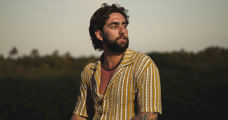 Pedro Perez lança o álbum de estreia "Maré Nova" e convida a mergulhar em uma vibe solar