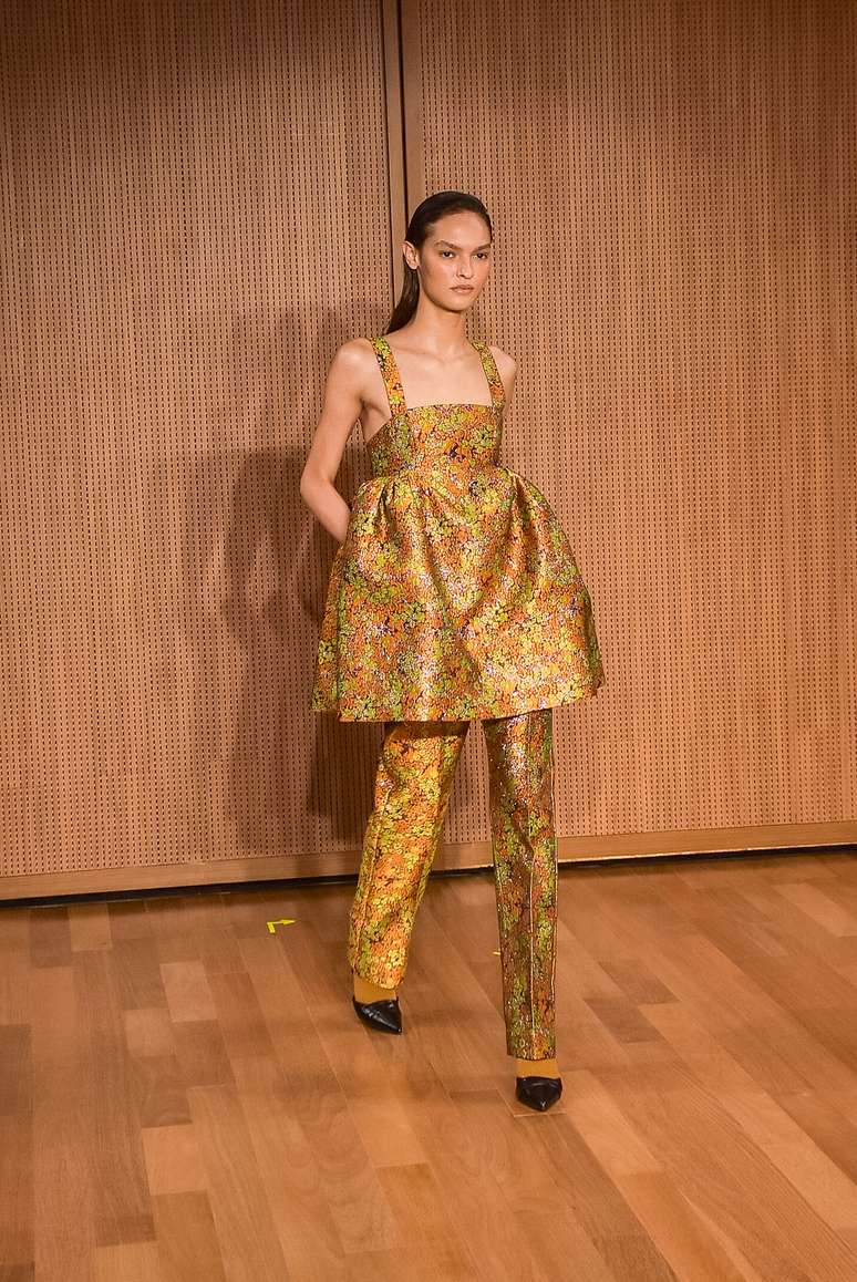 Desfile À La Garçonne 