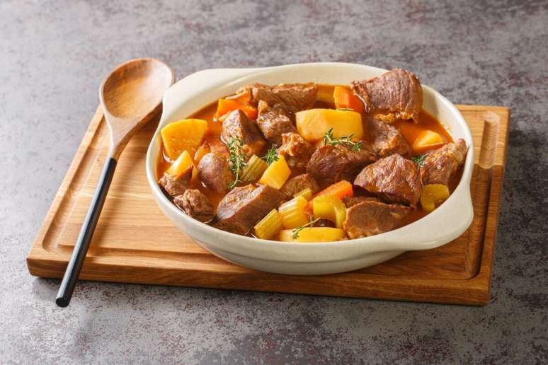 Picadinho de carne com legumes