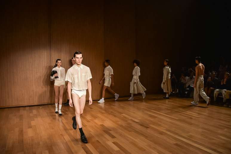 Desfile À La Garçonne 