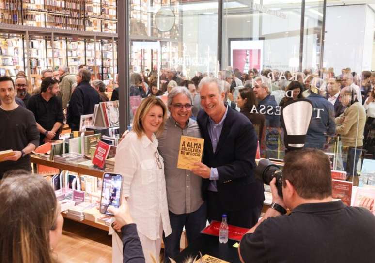 Leitores destacaram a trajetória do autor