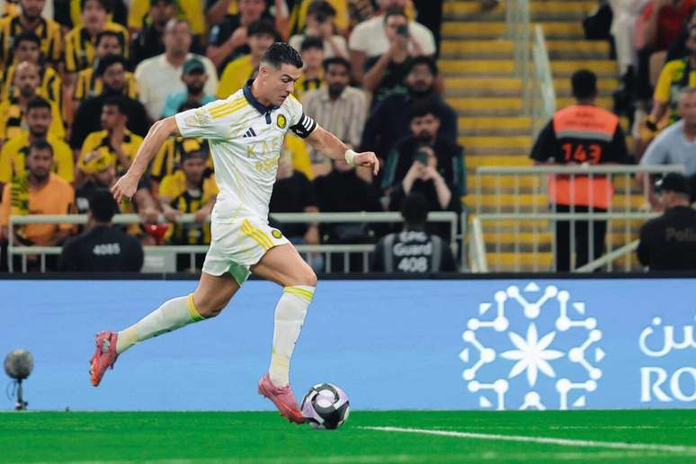 Cristiano Ronaldo lidera o ranking da Forbes pela sexta vez na &uacute;ltima d&eacute;cada &ndash;