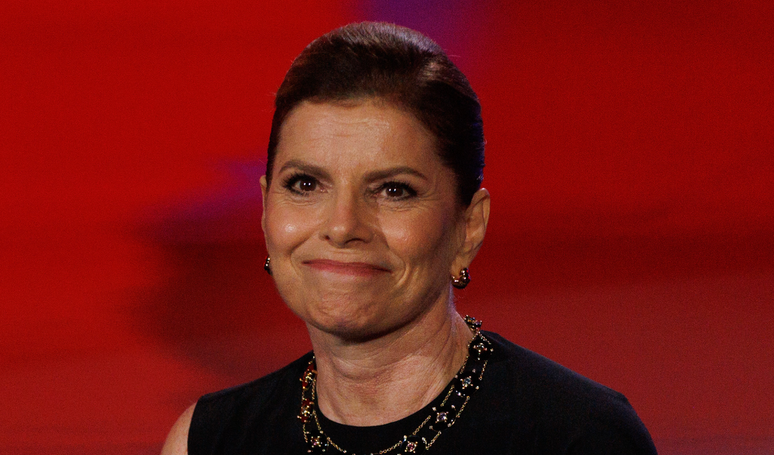 Odete Roitman não morreu em 'Vale Tudo'? Duas atitudes de Debora Bloch aumentam suspeitas de cena gravada de última hora.