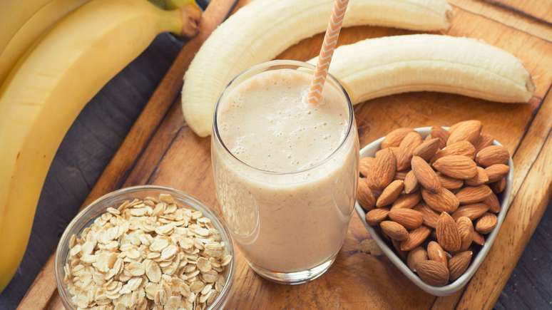 Vitamina de banana, lanche rápido, fácil e nutritivo – depositphotos.com / lecic