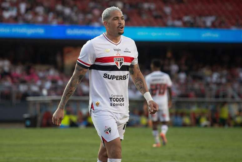 Luciano (São Paulo) durante jogo contra o Palmeiras, no dia 05.10.2025