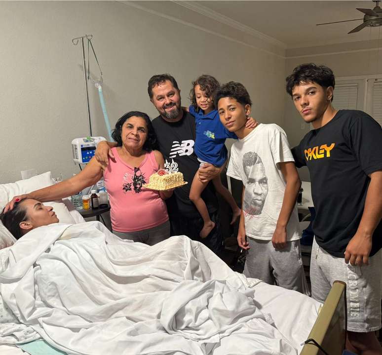 Without means for a medical flight, husband intends to return from the United States to Brazil in a camper with his wife in a vegetative state Without means for a medical flight, husband intends to return from the United States to Brazil in a camper with his wife in a vegetative state