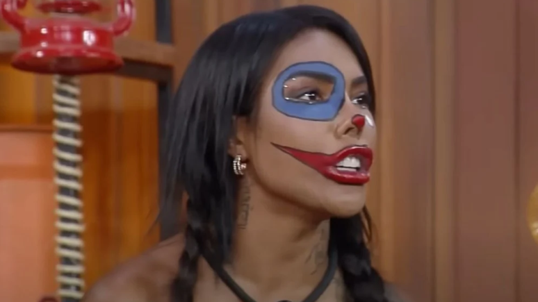 Vai desistir? Carol diz que vai deixar A Fazenda 17 após perda / Reprodução: Record