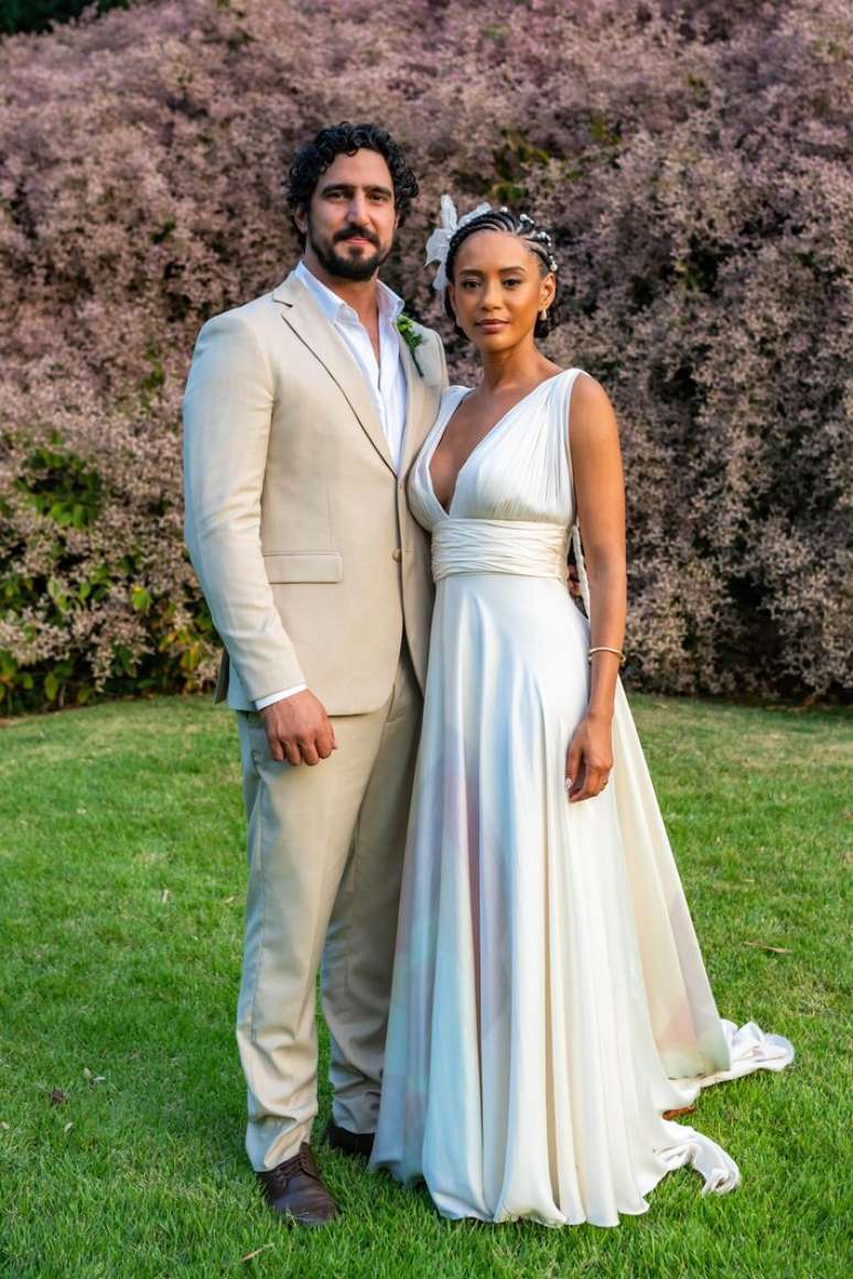 Ivan (Renato Góes) e Raquel (Taís Araujo) no último capítulo de 'Vale Tudo'