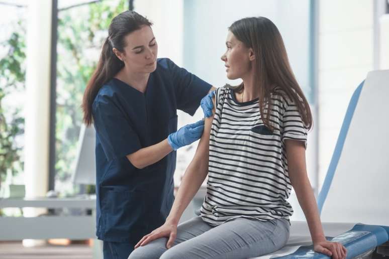 6 important reasons to keep your vaccines up to date