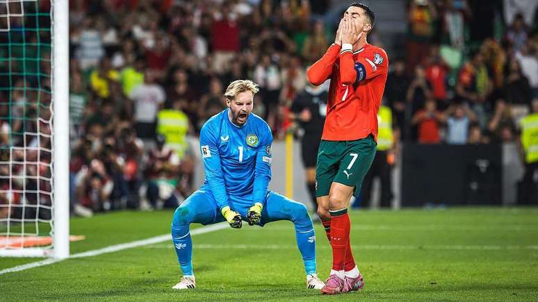 İrlandalı kaleci Caoin Kelleher bu ay Cristiano Ronaldo'nun penaltısını kurtardı ancak bu Portekiz tarafının kazanmasına engel olmadı.