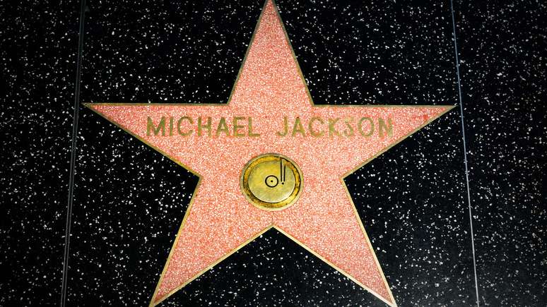 O nome de Michael Jackson est&aacute; presente na cal&ccedil;ada da fama de Hollywood &ndash; depositphotos.com / wolterke