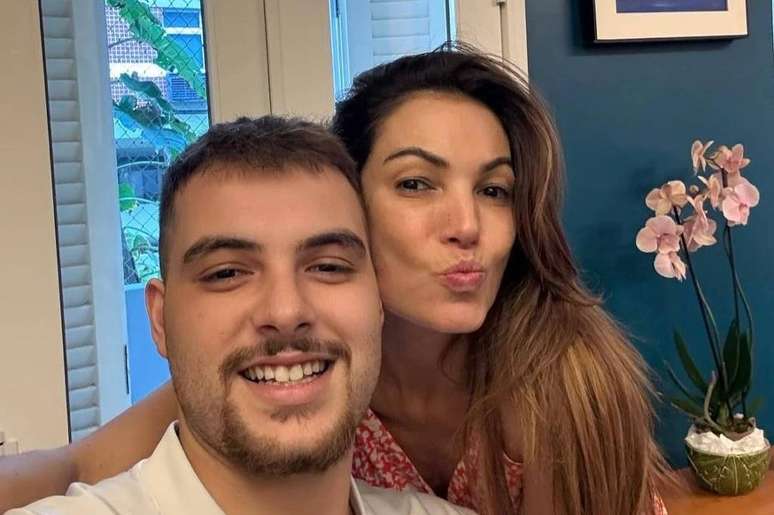 Felipe possui uma alergia grava a amendoins e castanhas