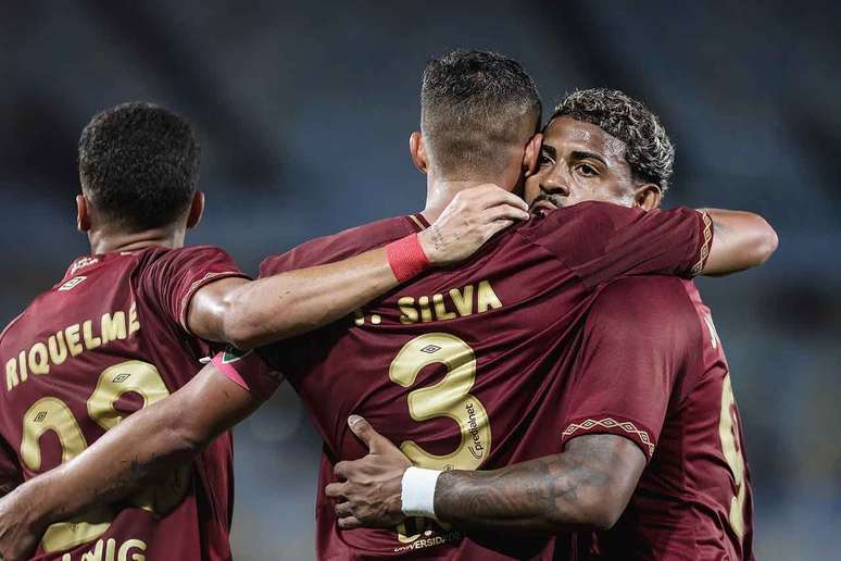 Comemora&ccedil;&atilde;o do gol da vit&oacute;ria do Fluminense &ndash;