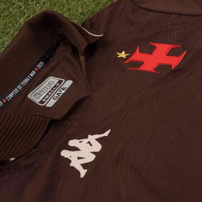 Imagens do novo terceiro uniforme do Vasco da Gama &ndash;