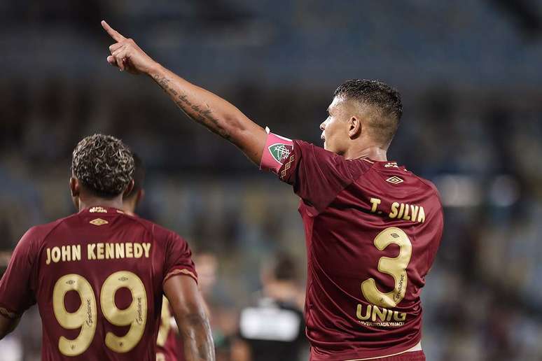 Thiago Silva comemora gol salvador pelo Fluminense –