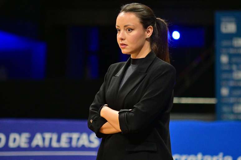 Jelena Todorovic é a primeira mulher a comandar um time masculino na NBB 